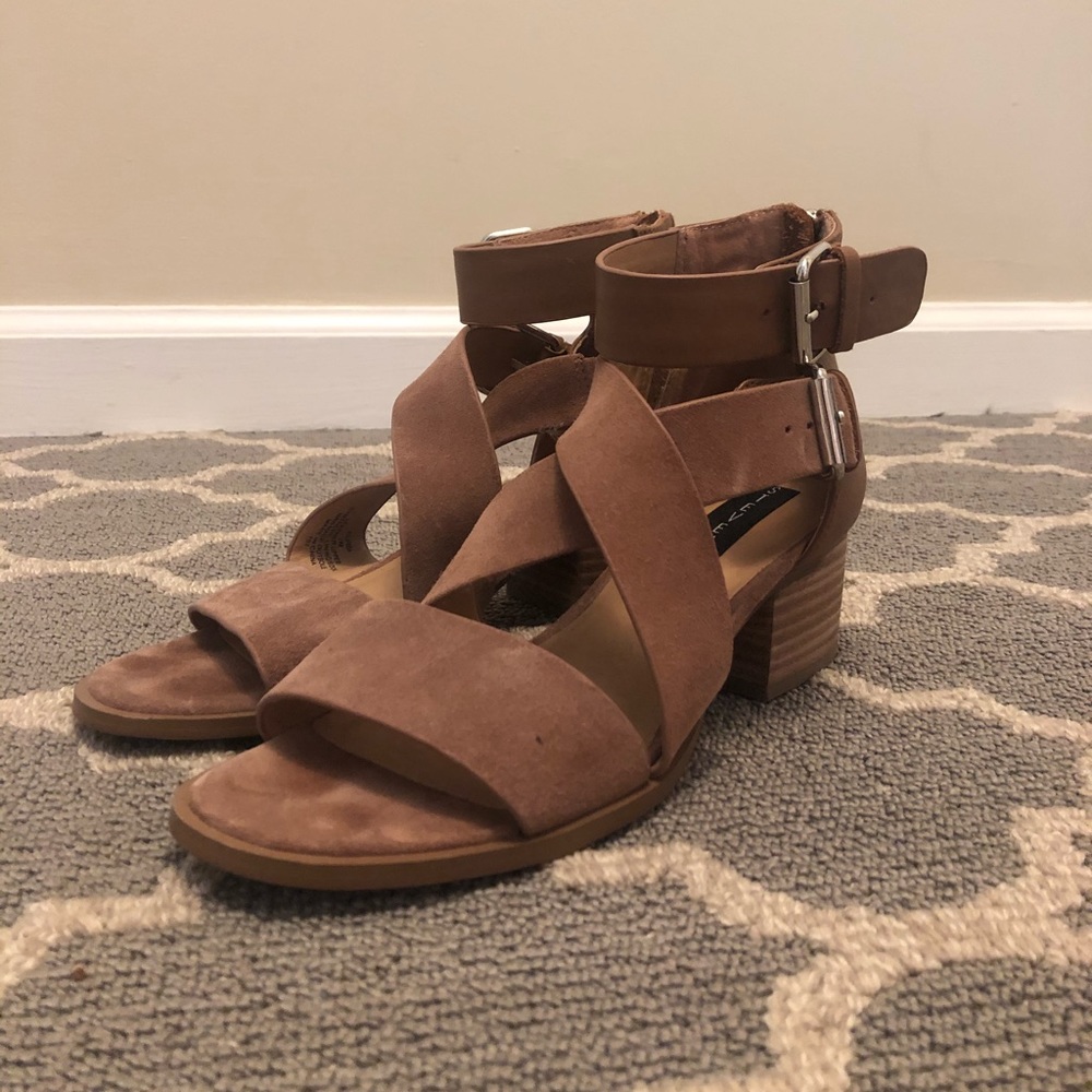 WORN ONCE Steve Madden Tan Sandals